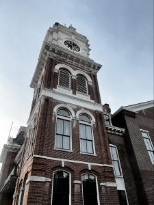 downtown covington - ©Hannatakesphotos